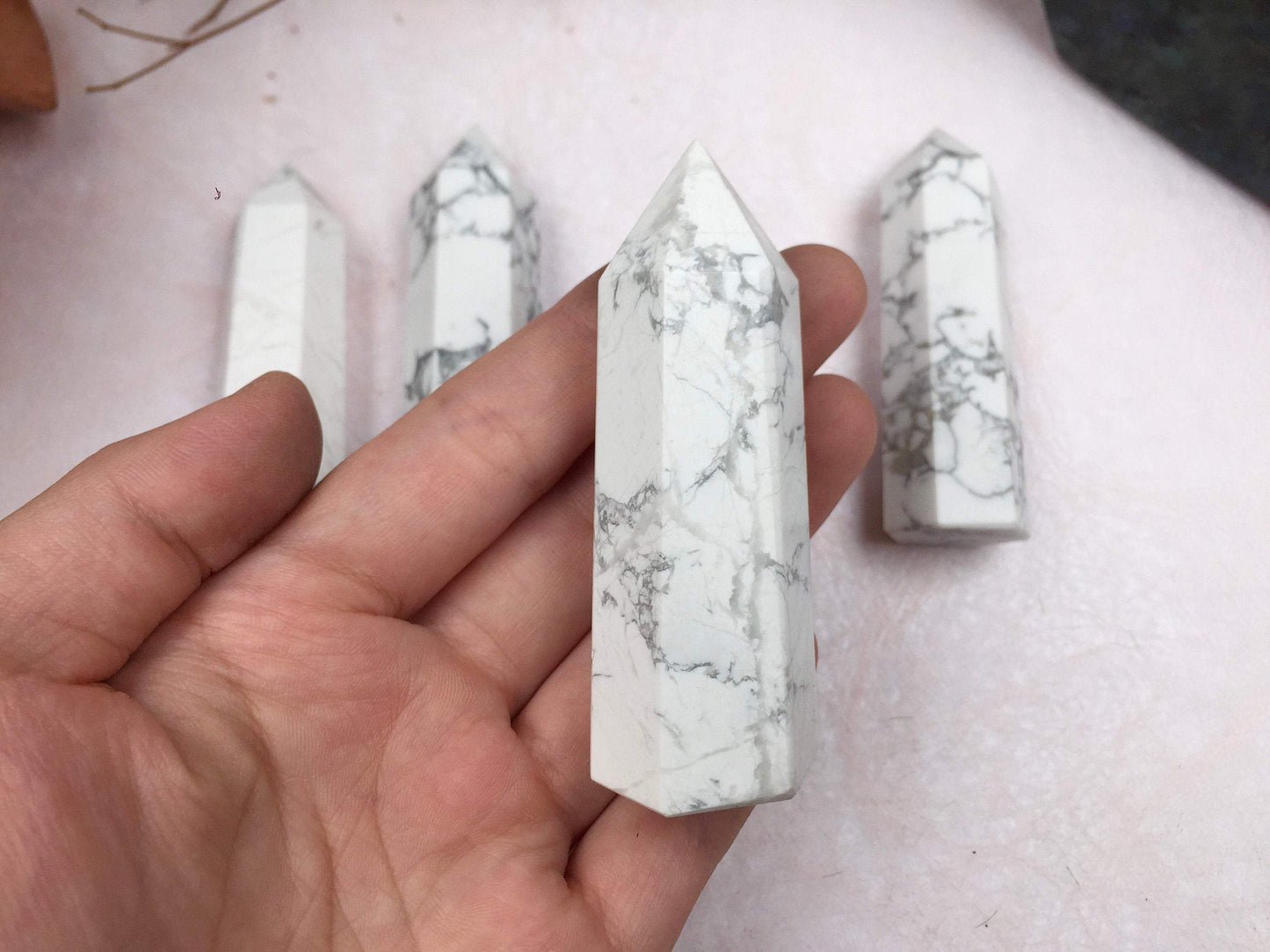 Howlite Tower,Howlite Point,Crystal Tower/Wand,Healing Crystal,Reiki Chakra Stone,Home Decor,For Gift