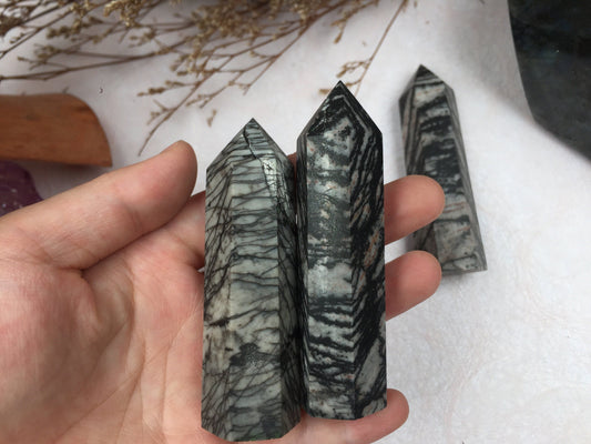 Black Line Stone Tower,Black Line Stone Point,Crystal Tower/Wand,Healing Crystal,Reiki Chakra Stone,Home Decor,For Gift